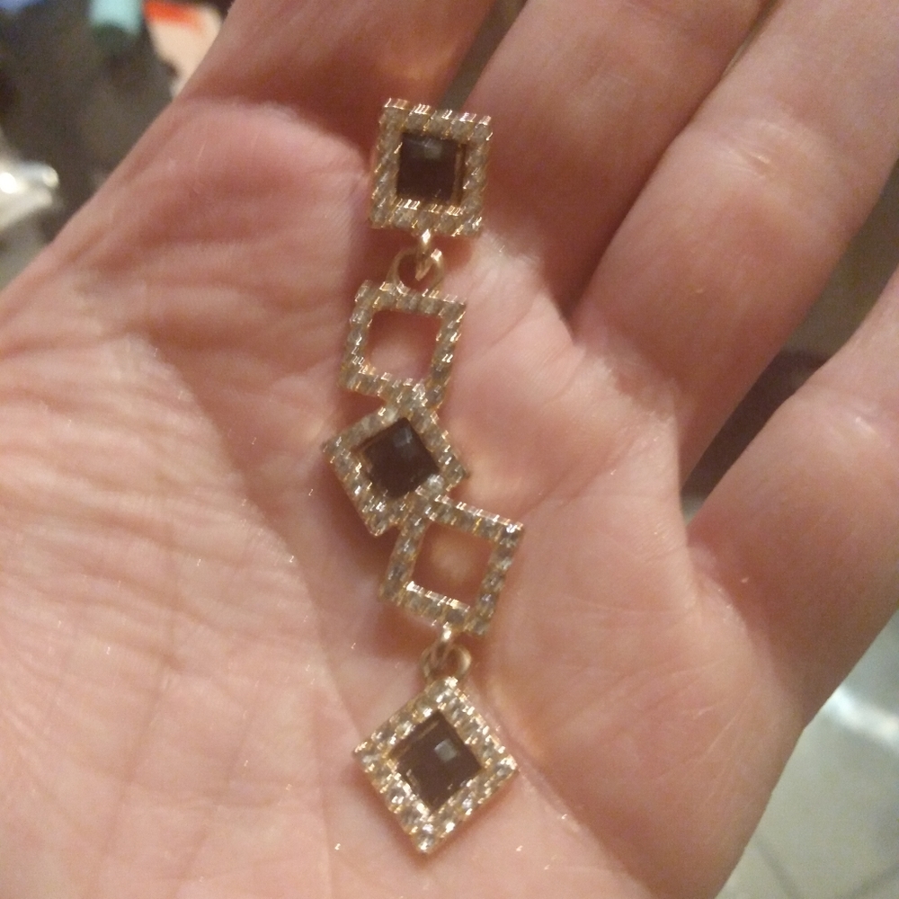 5/$25 Black/gold/rhinestone earing/necklace charm - Picture 4 of 4